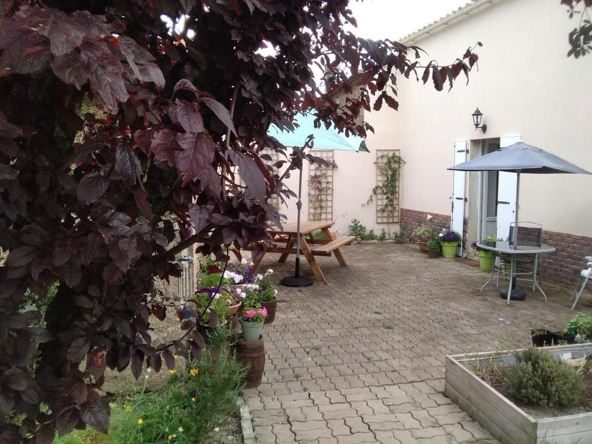 Bed and Breakfast Les Tournesols La Bernardiere Exterior foto